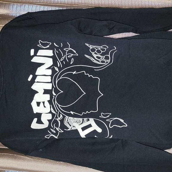 Good American Gemini Zodiac Boyfriend Sweatshirt - Picture 3 of 6